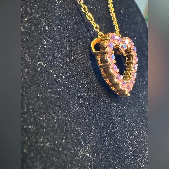 Joan Rivers pink rhinestone heart pendant with gold-tone 18” chain - Picture 4 of 6
